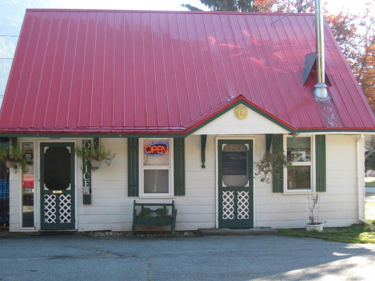 Reno Motel Salmo ภายนอก รูปภาพ