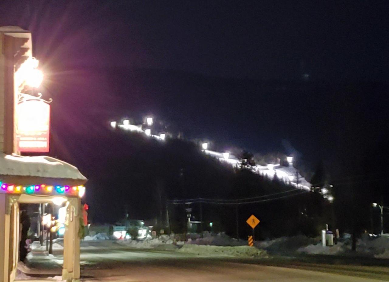 Reno Motel Salmo ภายนอก รูปภาพ