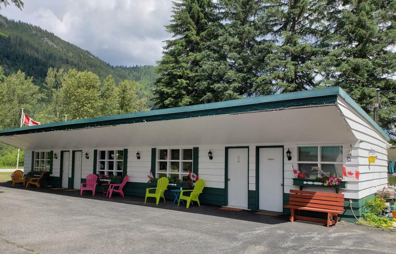 Reno Motel Salmo ภายนอก รูปภาพ